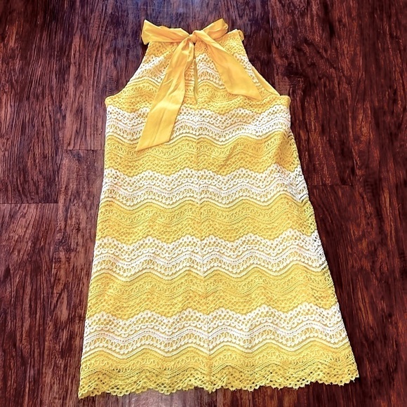 Like New Trina Turk yellow & white lace Bow Halter dress Large - Picture 6 of 14